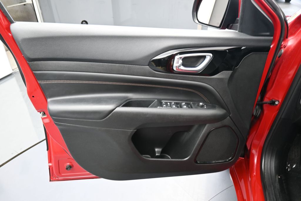 Used 2022 Redline Pearlcoat Jeep High Altitude image 13