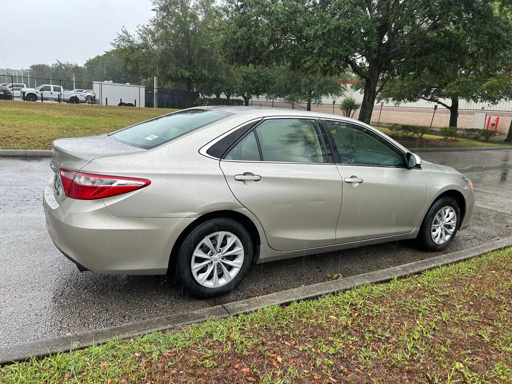 2017 Toyota Camry XSE 5