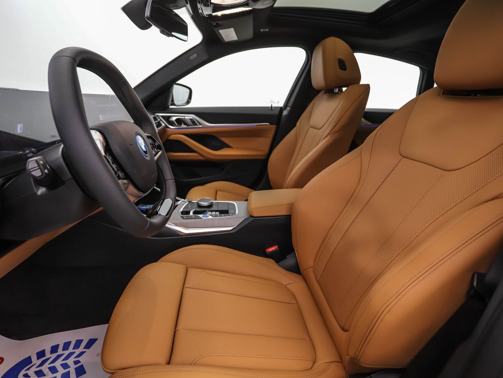 Thumbnail: 2026 BMW i4 - 11