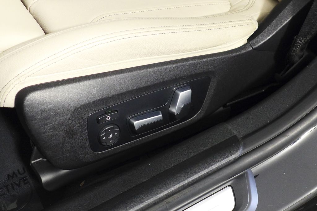 Thumbnail: 2023 BMW 3 Series - 23