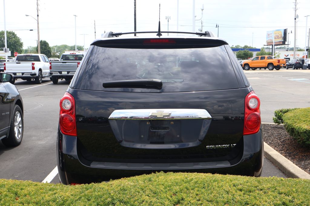 Thumbnail: 2011 Chevrolet Equinox - 10