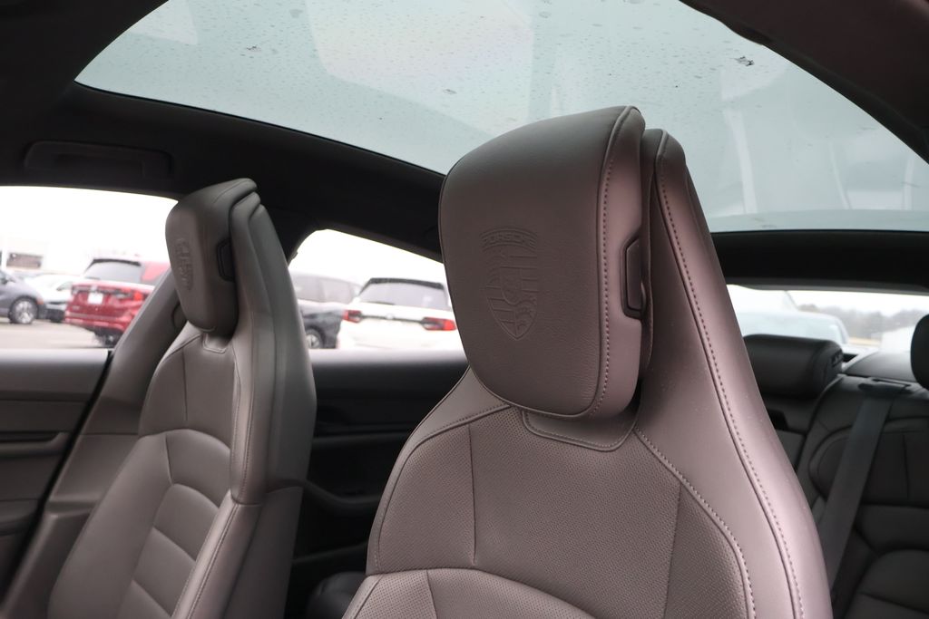 Thumbnail: 2022 Porsche Taycan - 31