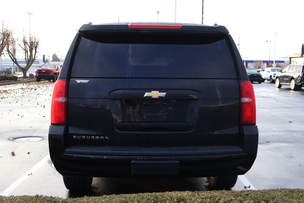 2016 Chevrolet Suburban LT 6