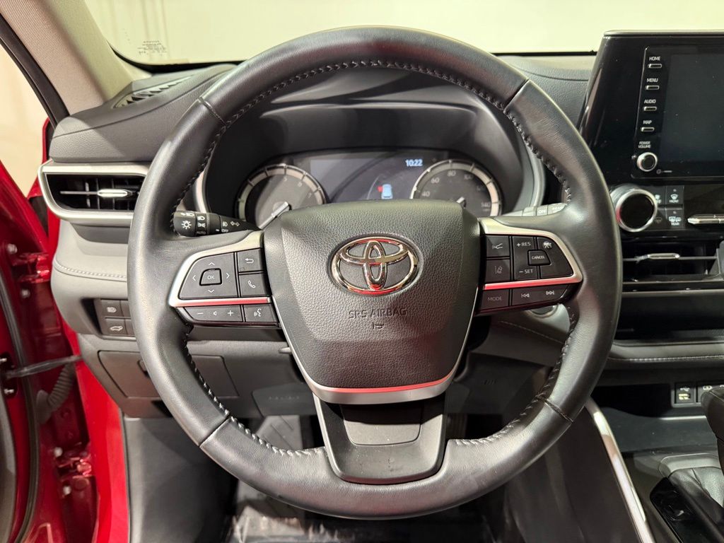 Thumbnail: 2022 Toyota Highlander - 25
