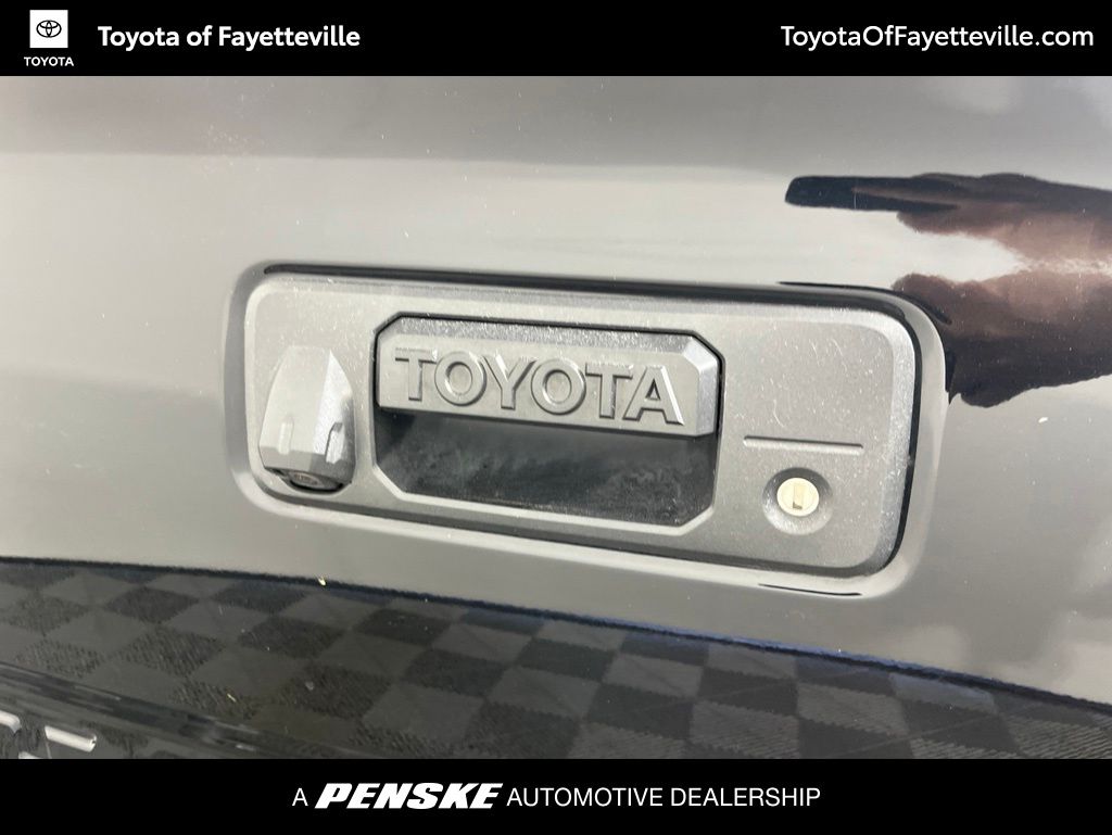 Thumbnail: 2018 Toyota Tacoma - 6