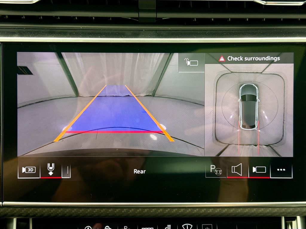 Thumbnail: 2026 Audi SQ8 - 15