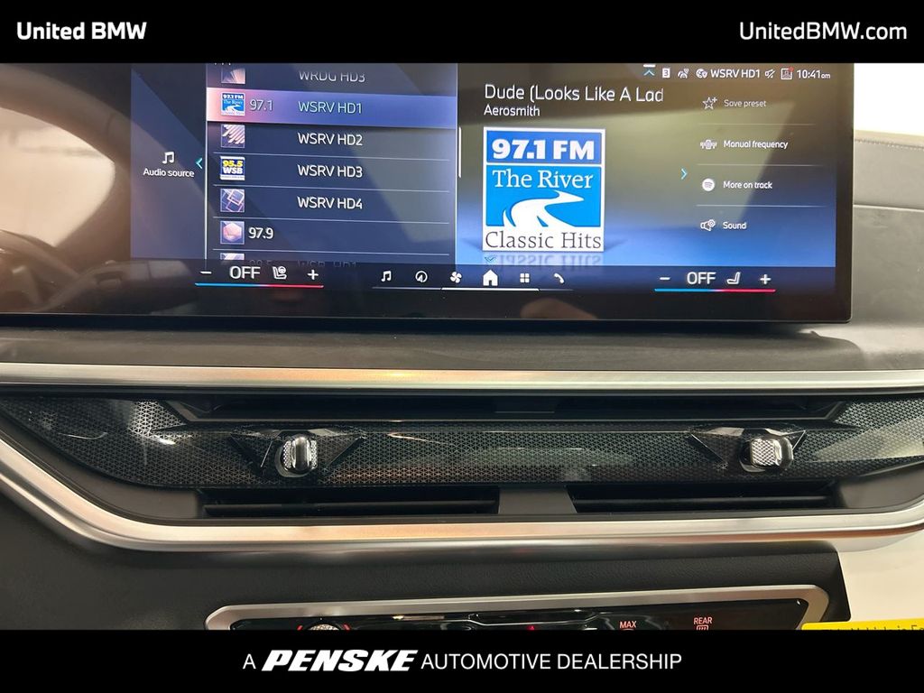 Thumbnail: 2026 BMW X7 - 16