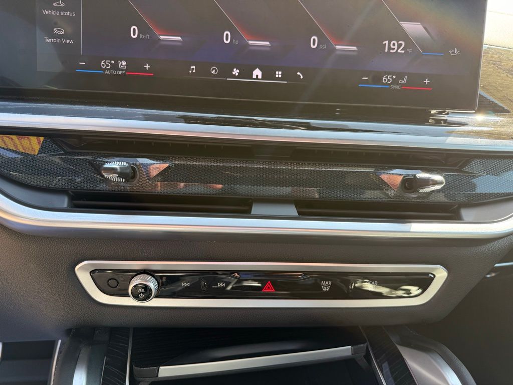 Thumbnail: 2025 BMW X6 - 18