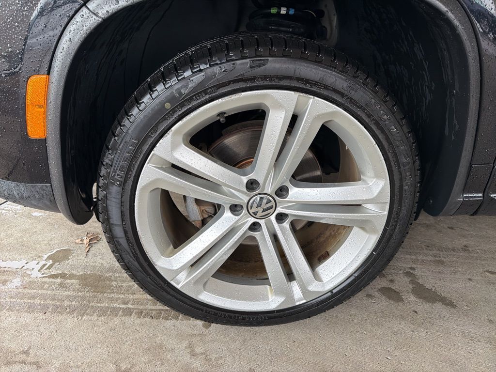 Thumbnail: 2016 Volkswagen Tiguan - 10