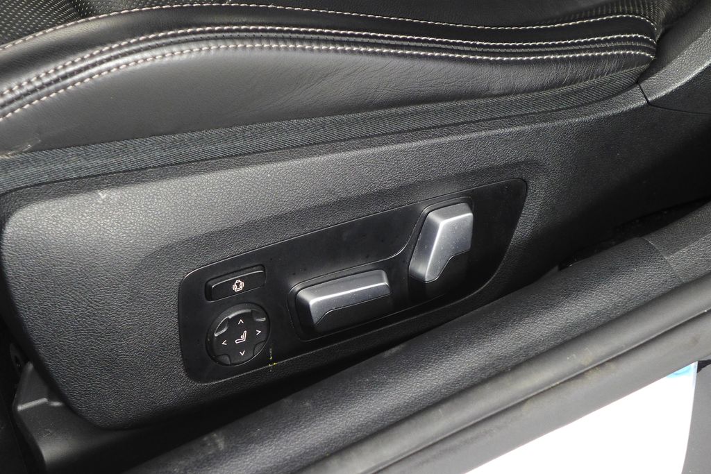 Thumbnail: 2023 BMW 8 Series - 23