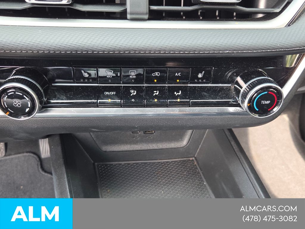 Used 2025 White Chevrolet LT image 19