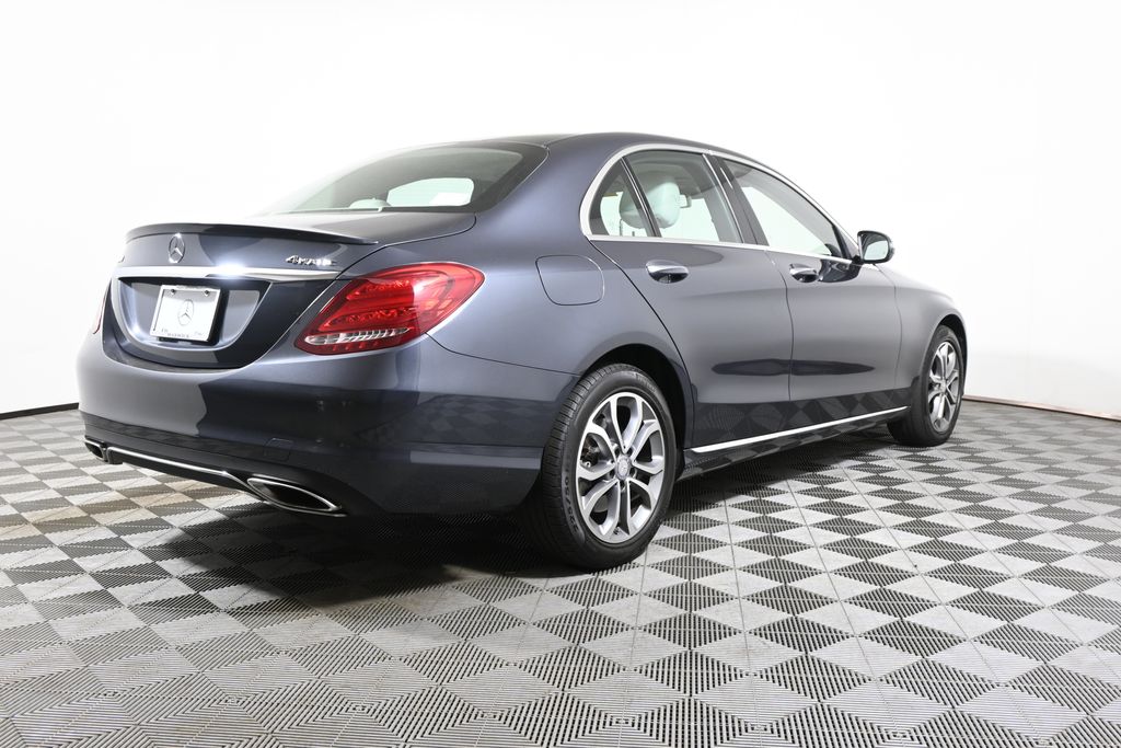 Thumbnail: 2016 Mercedes-Benz C-Class - 7