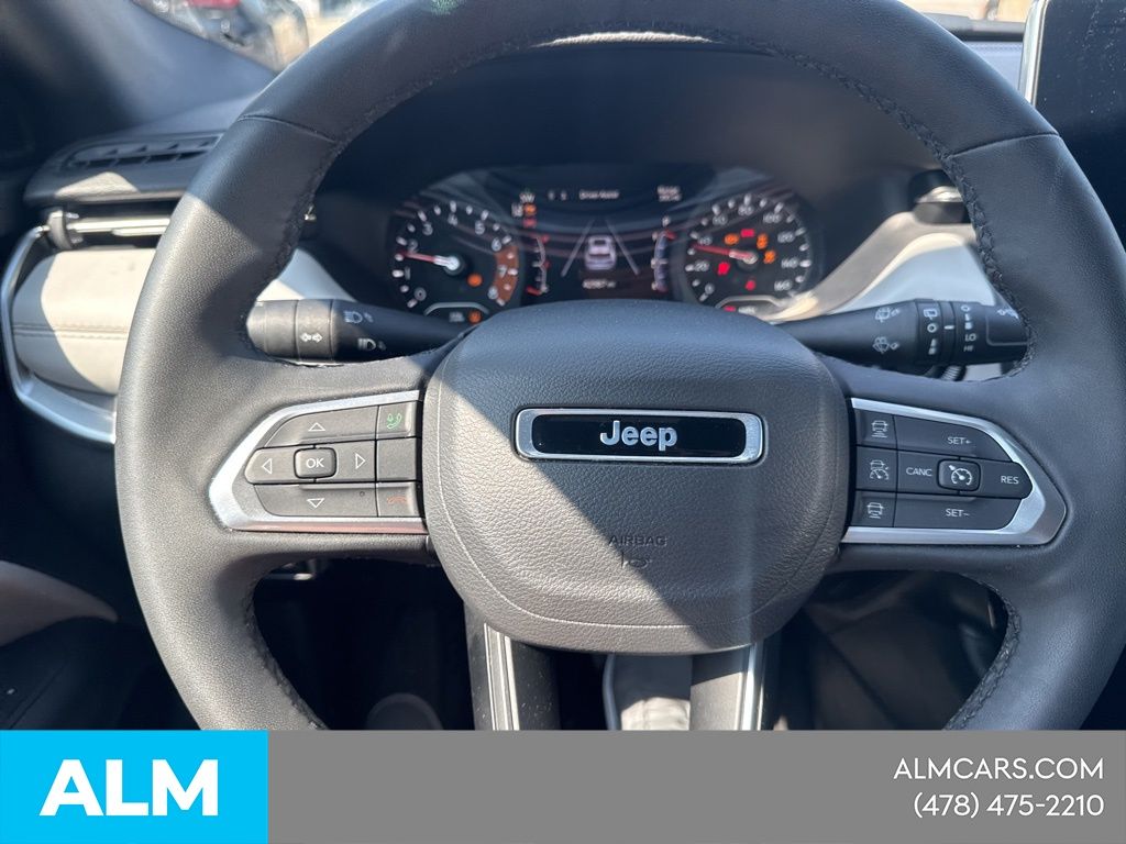 Used 2025 White Jeep Limited image 13