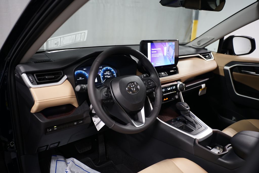 Thumbnail: 2025 Toyota RAV4 - 11