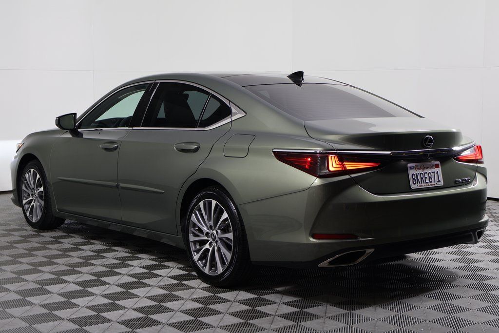 Thumbnail: 2019 Lexus ES - 6