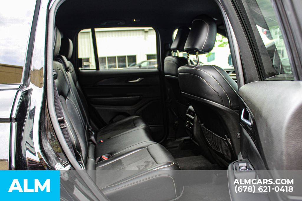 Used 2025 Black Jeep Altitude image 17