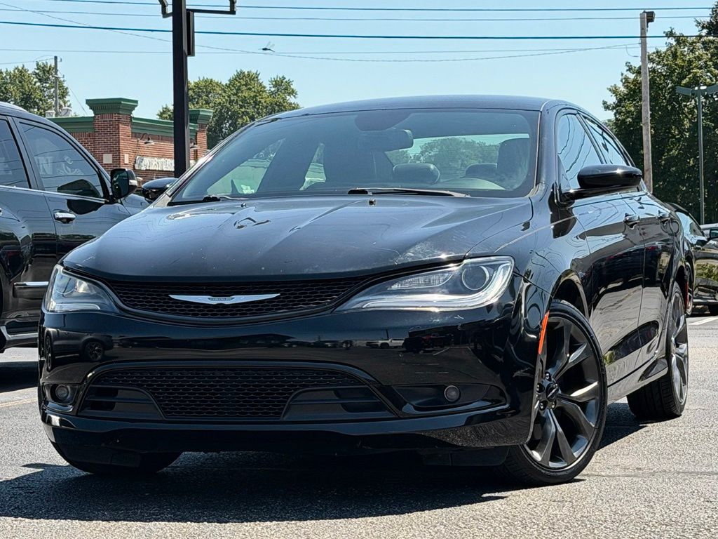 Black Clearcoat 2016 Chrysler 200 Sedan Front-Wheel Drive 9-Speed Automatic