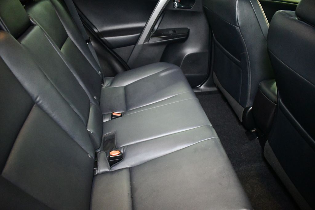 Thumbnail: 2018 Toyota RAV4 - 29