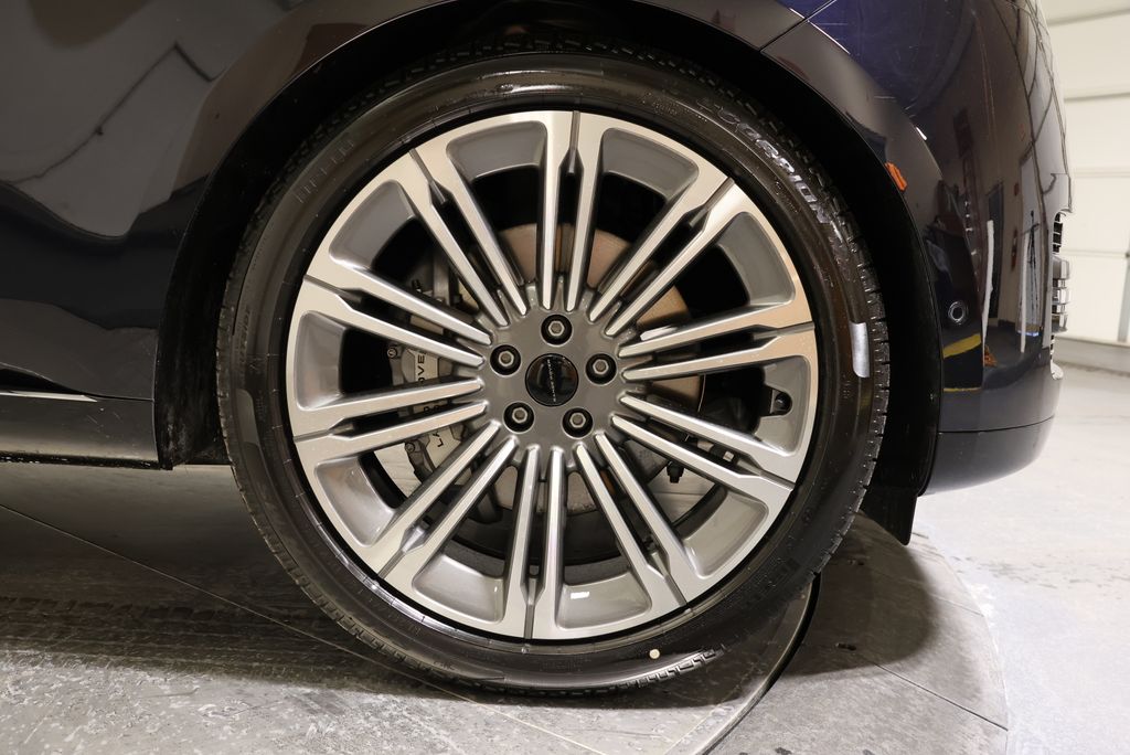 Thumbnail: 2026 Land Rover Range Rover - 12