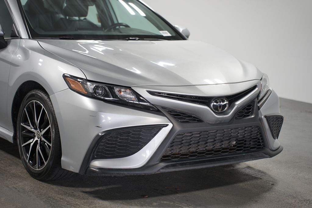 2022 Toyota Camry SE 4