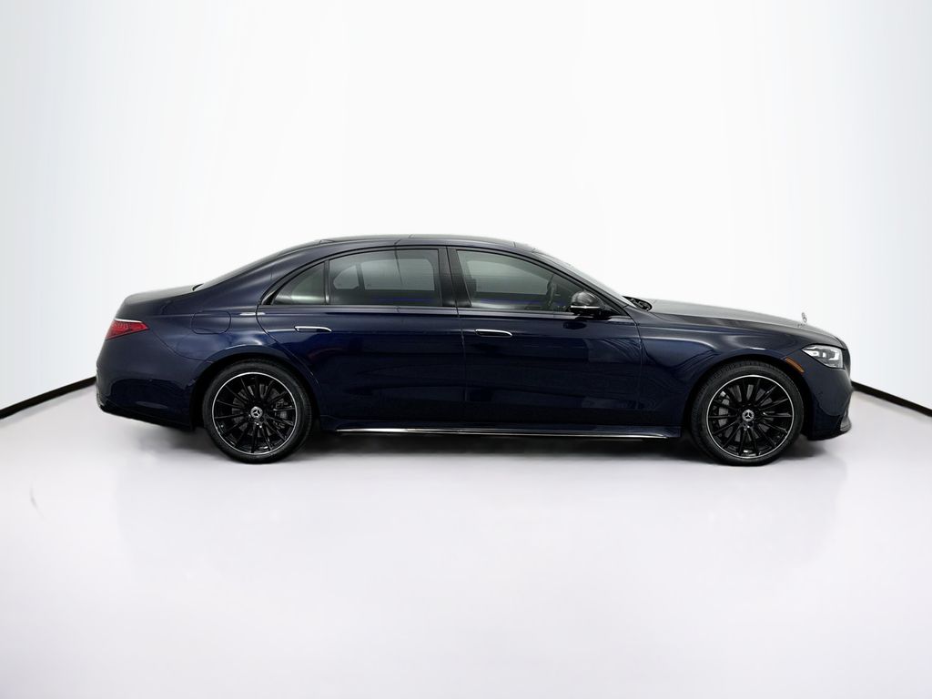 Thumbnail: 2023 Mercedes-Benz S-Class - 4