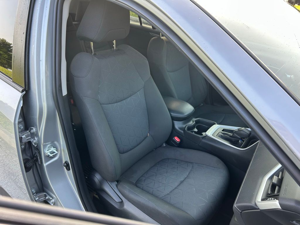 Thumbnail: 2021 Toyota RAV4 - 15