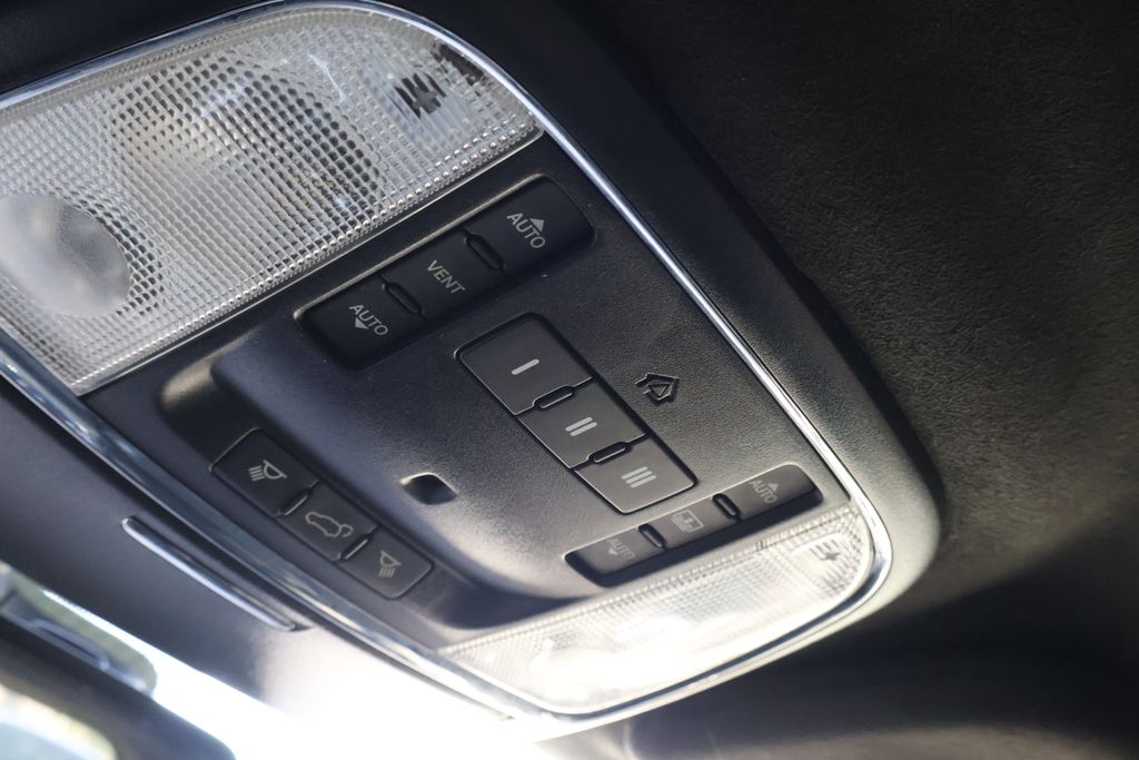 Thumbnail: 2016 Jeep Grand Cherokee - 32