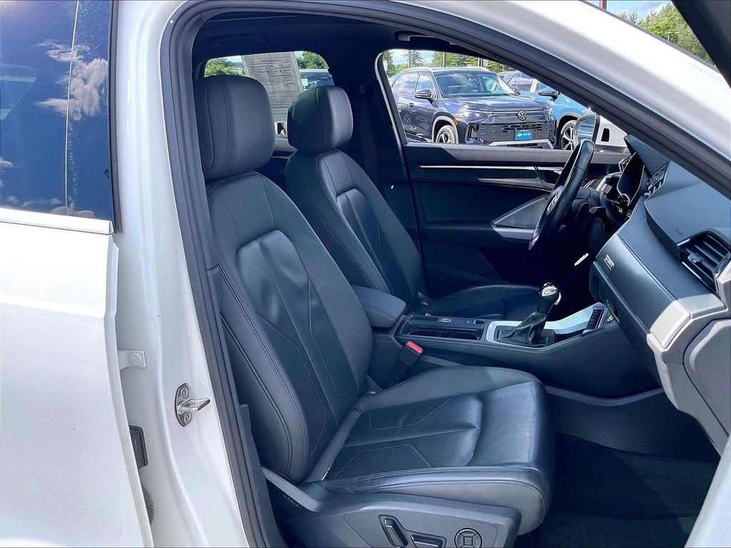 2023 Audi Q3 — photo 10