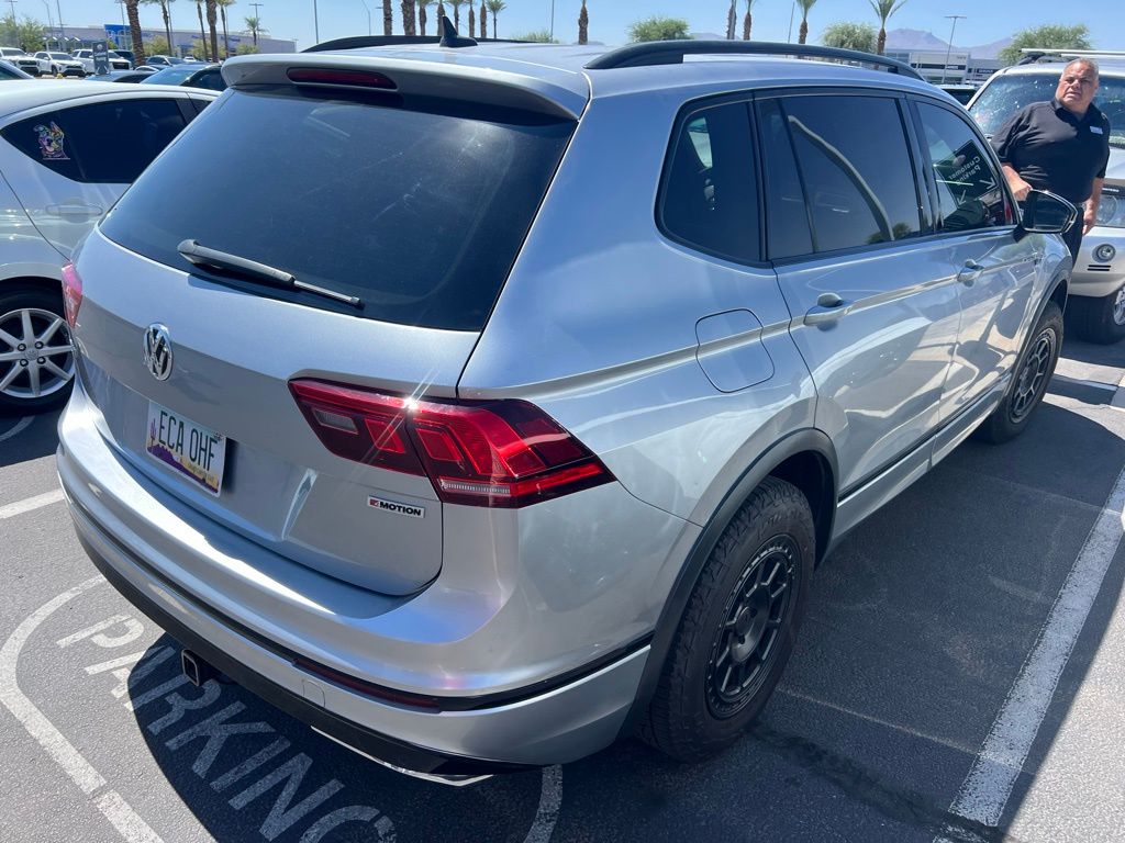 Thumbnail: 2020 Volkswagen Tiguan - 3