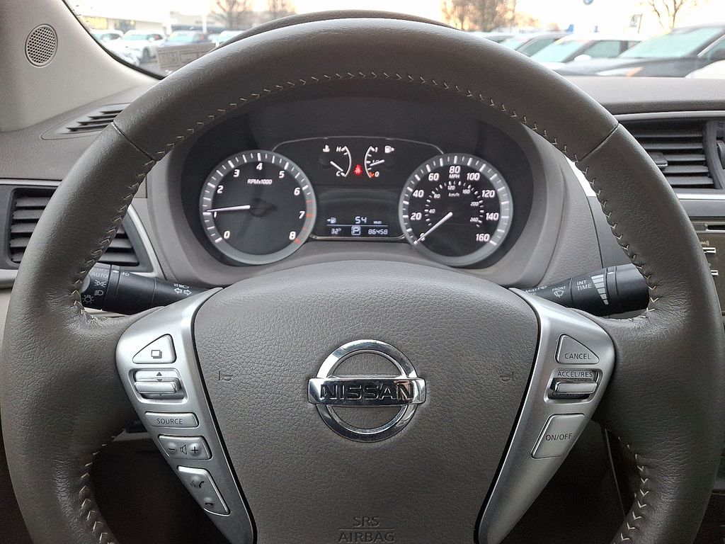 Thumbnail: 2013 Nissan Sentra - 18