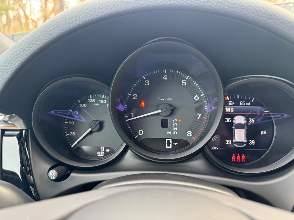 2025 Porsche Macan  17