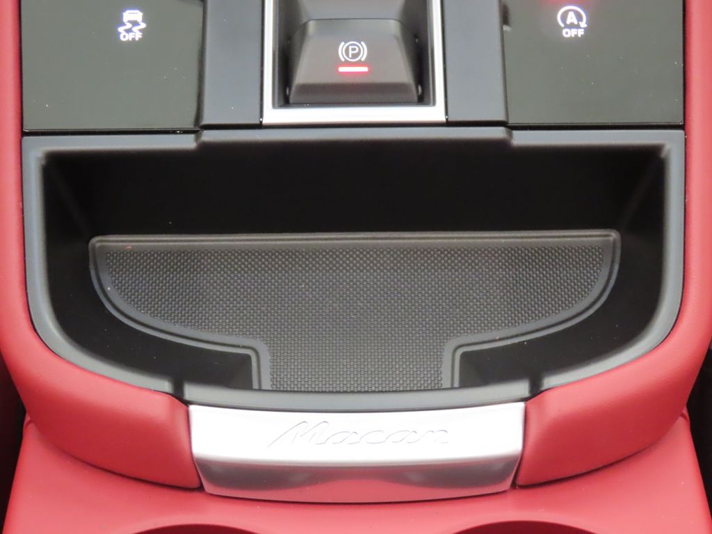 Thumbnail: 2026 Porsche Macan - 28