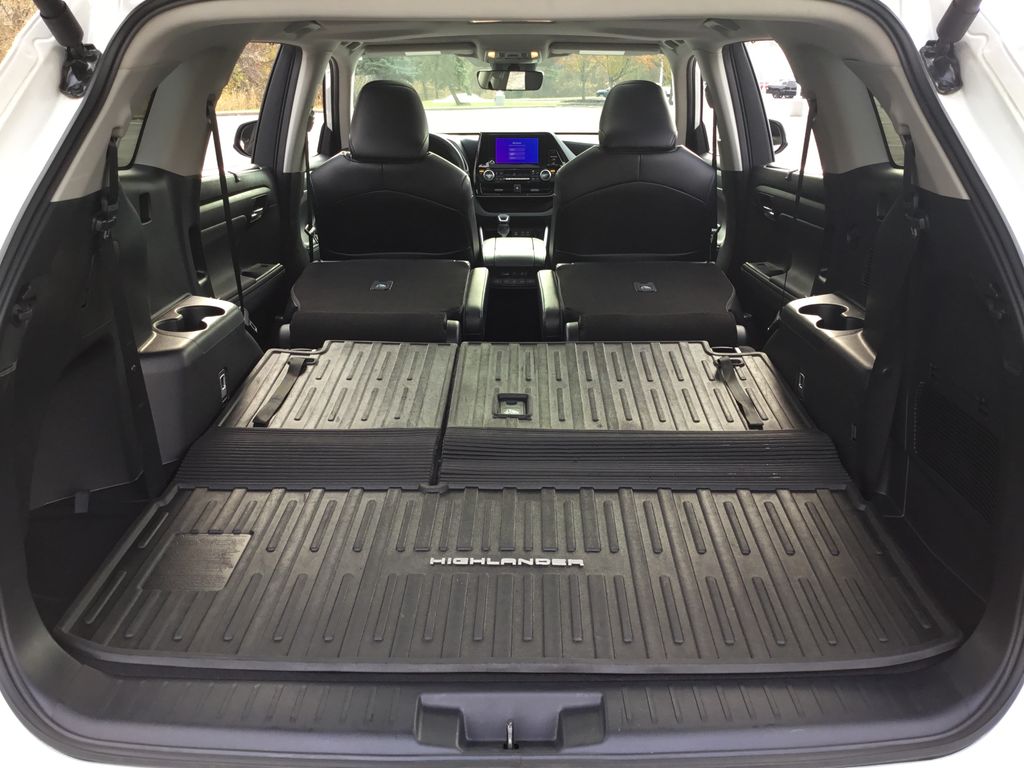 Thumbnail: 2024 Toyota Highlander - 18