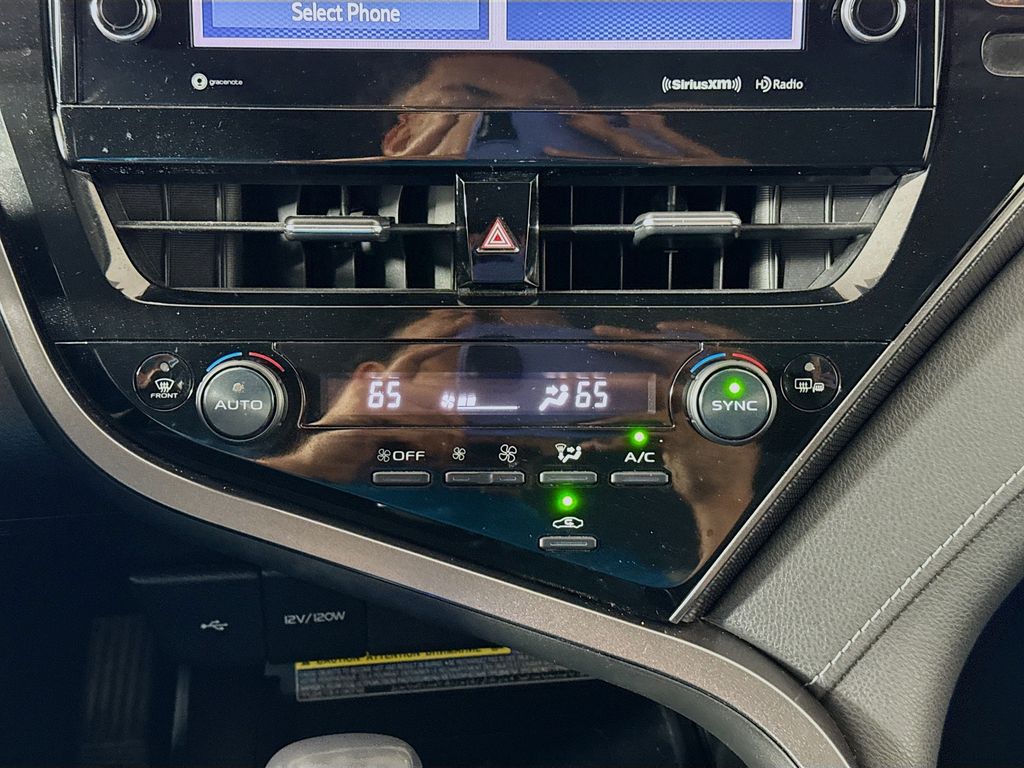 Thumbnail: 2021 Toyota Camry - 16