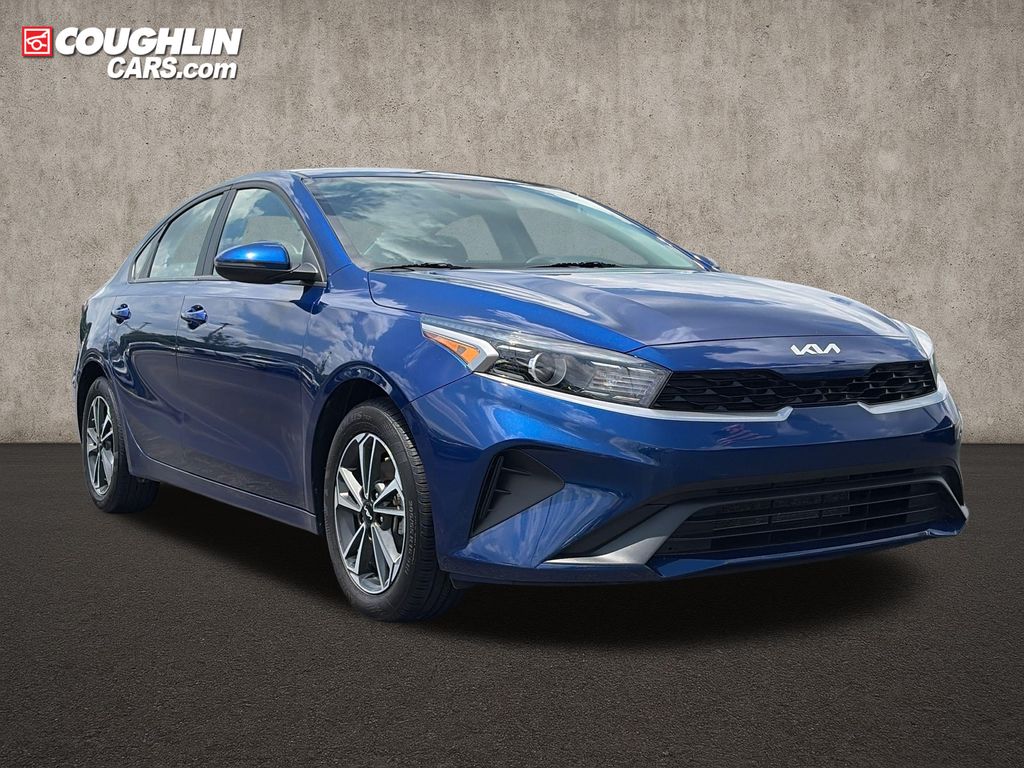 Deep Sea Blue 2024 Kia Forte Sedan Front-Wheel Drive Continuously Variable Transmission