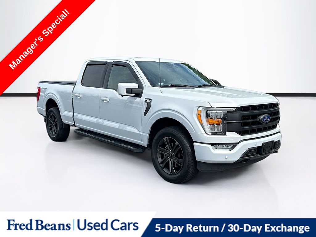 White Metallic 2022 Ford F-150 Lariat SuperCrew 4WD Pickup Truck Four-Wheel Drive Automatic