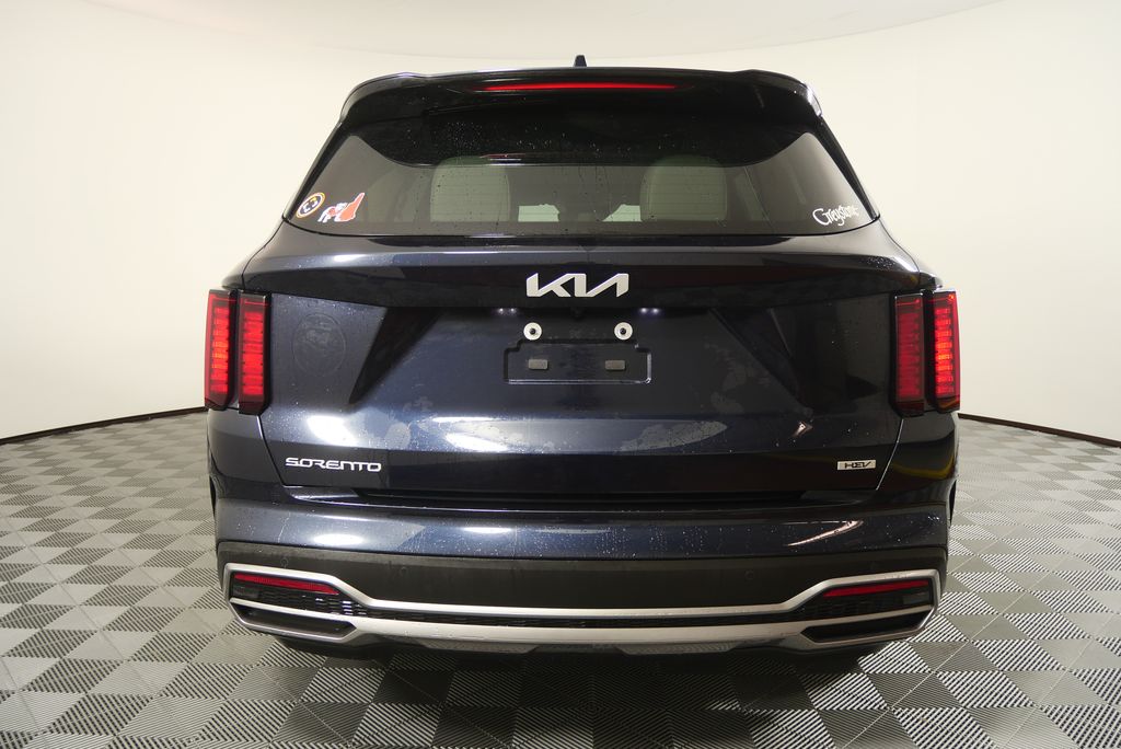 Thumbnail: 2023 Kia Sorento - 4