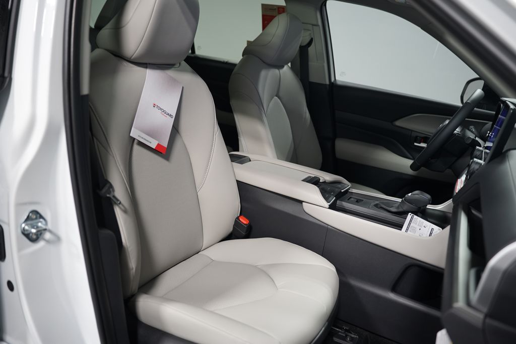 2025 Toyota Grand Highlander XLE 27