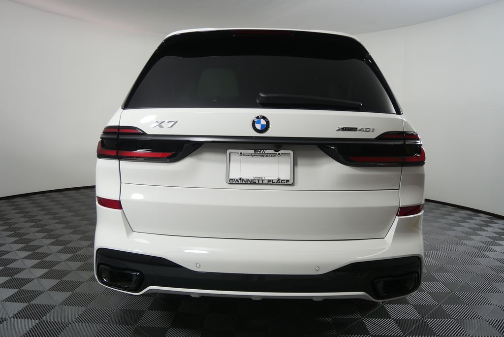 Thumbnail: 2026 BMW X7 - 4
