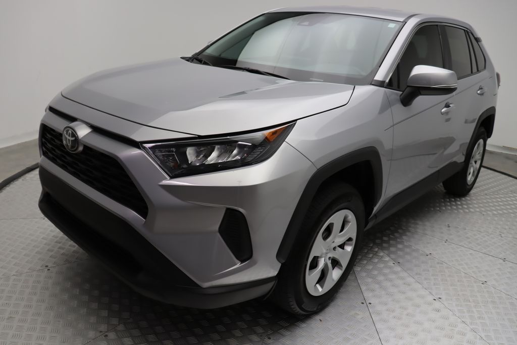 2022 Toyota RAV4 LE 2