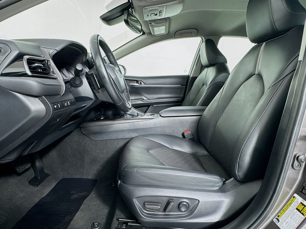 2023 Toyota Camry XSE - Photo 8