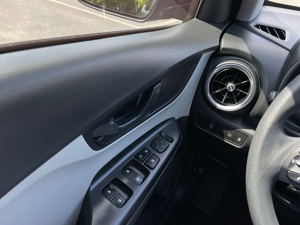 Thumbnail: 2022 Hyundai Kona - 24