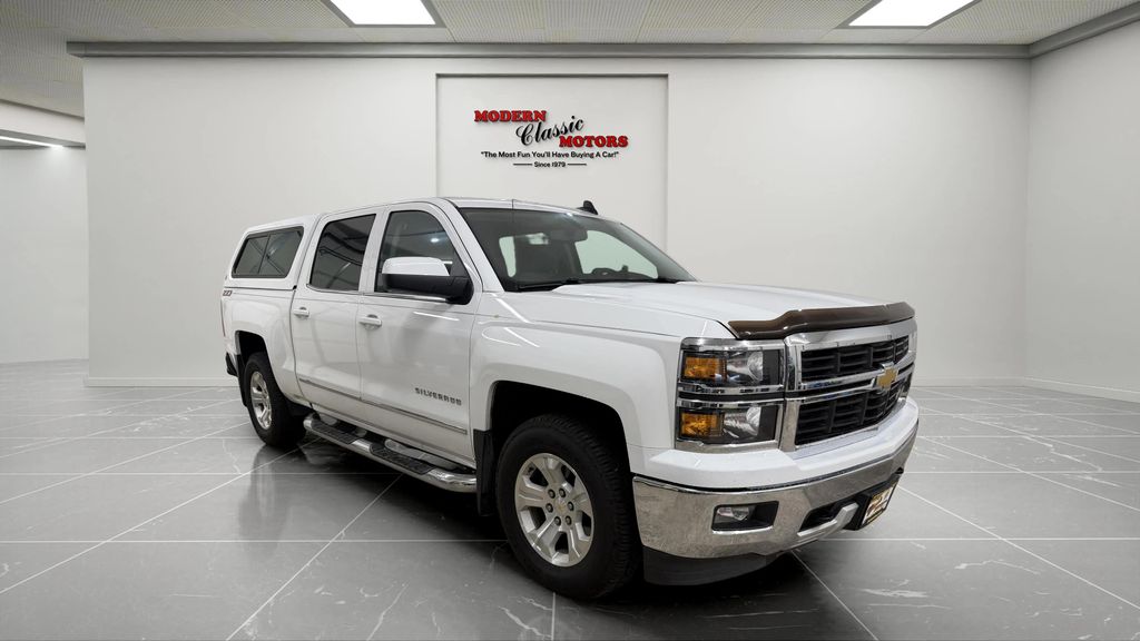 Summit White 2015 Chevrolet Silverado 1500 Pickup Truck Four-Wheel Drive 6-Speed Automatic Overdrive