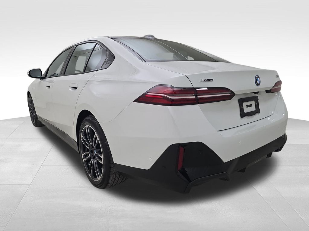 2026 Bmw 550e 550e xDrive photo 6