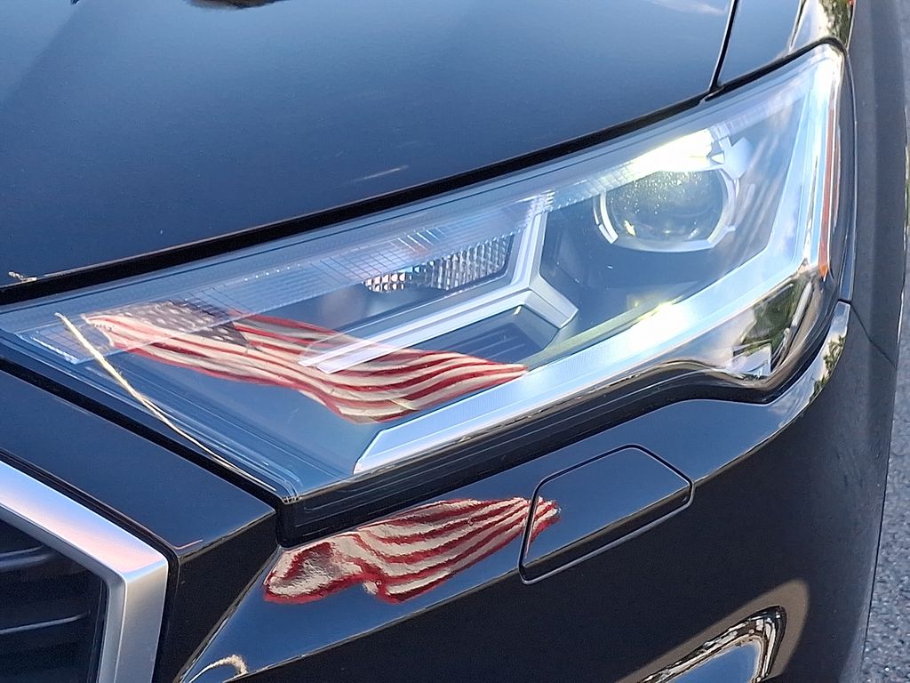 Thumbnail: 2022 Audi Q7 - 9