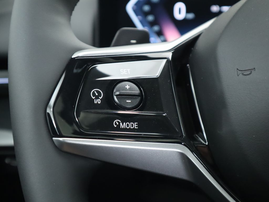 Thumbnail: 2025 BMW 5 Series - 11