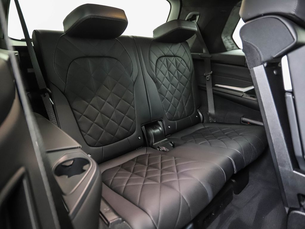 Thumbnail: 2023 BMW X7 - 31