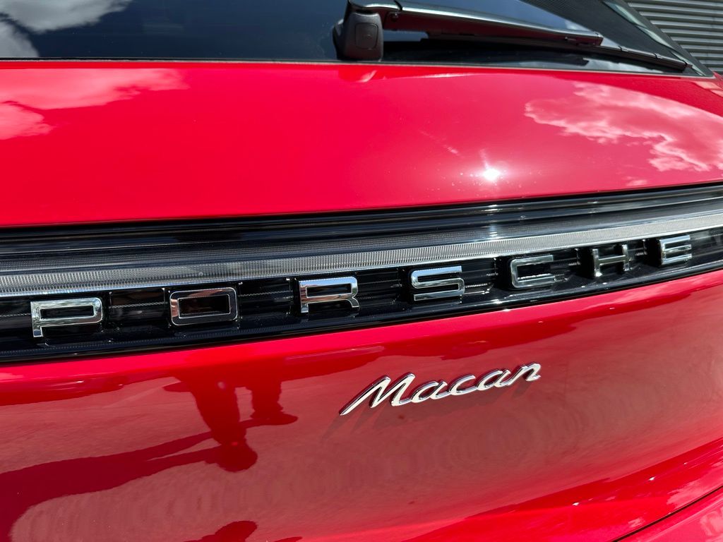 Thumbnail: 2025 Porsche Macan - 12