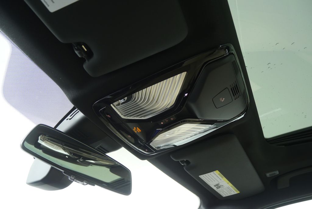 Thumbnail: 2025 BMW 3 Series - 21