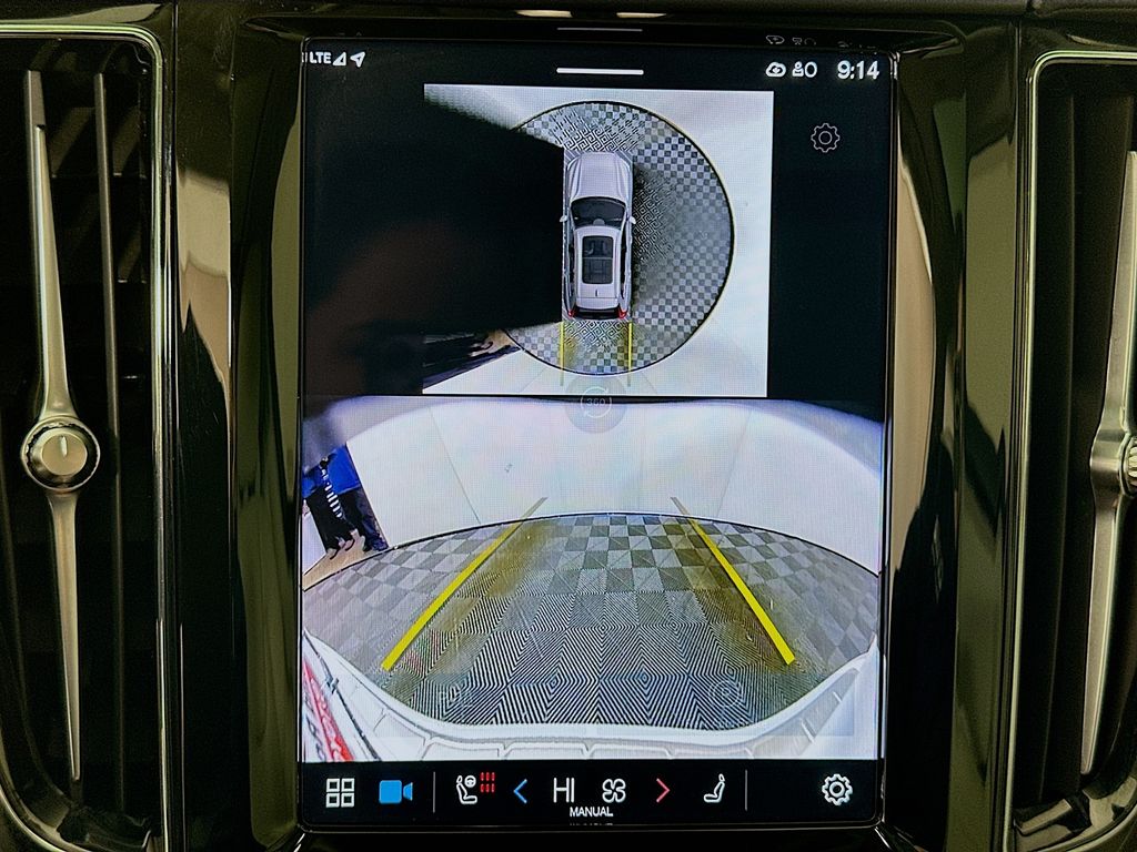 Thumbnail: 2024 Volvo XC60 - 14